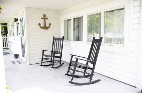 North Greece House | Cosy waterfront Property on beautiful Lake, Ontario