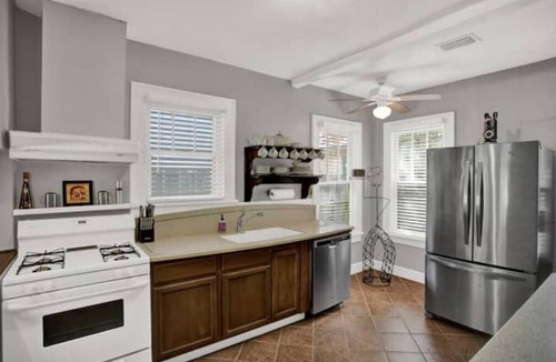 Gainesville House | Cottage close to downtown and biking trails