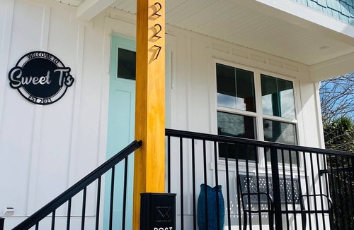 Lincolnville Cottage | Cottage in Historic Downtown St. Augustine. A close walk to everything!