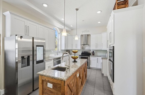 De Leon Springs House | Country Estate w/6 bedrooms, 5.5 baths, POOL, HOT TUB, Volleyball Ct, Fire Pit