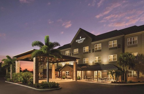 Braden River Hotel | Country Inn & Suites by Radisson, Bradenton-Lakewood-Ranch, FL