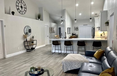 Wedgefield House | Country Lake Estate in Orlando/ Heated Pool/Spa!