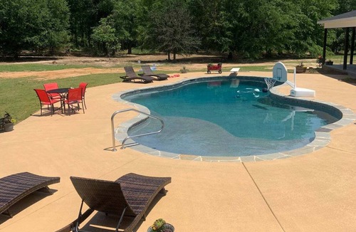 Cochran Cottage | Country Pool House Cottage