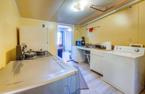 Fort Valley Apartment | Countryside Escape, 8 Mi to FVSU & Main Street!