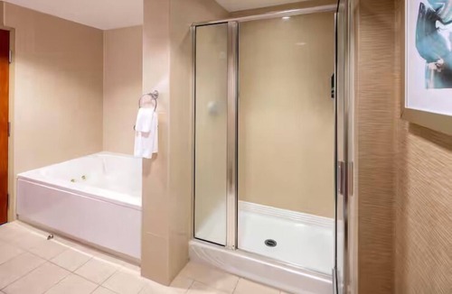 St. Petersburg Hotel | Couples Retreat | Modern Amenities & Waterfront Views