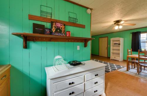 Fort Gaines Apartment | Couple’s Retreat w/Dock Access on Lake Eufaula!