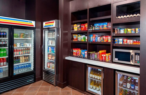 DeLand Hotel | Courtyard by Marriott DeLand Historic Downtown