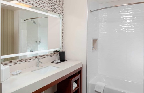 DeLand Hotel | Courtyard by Marriott DeLand Historic Downtown
