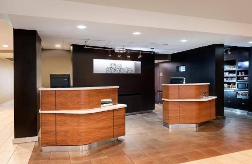 Savannah Hotel | Courtyard by Marriott Savannah Midtown