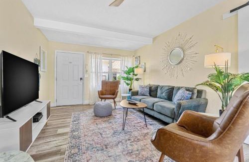 St. Pete Beach Apartment | Covare #5 - Walk to St Pete Beach & Restaurants!