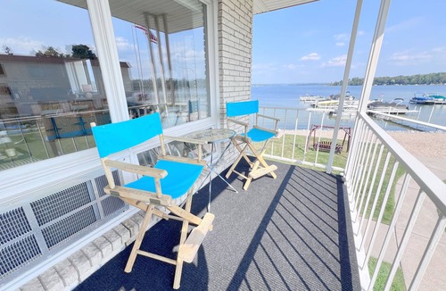 Conway Condo | Cozy 1 bd/1.5 Bath Condo in tranquil Crooked Lake with Kayaks & Dock