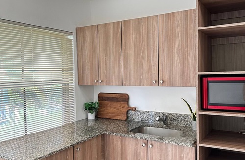 Ojus Apartment | Cozy 1-bedroom apartment in fabulous North Miami Beach close to many attractions