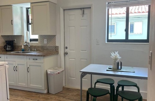 The Roads Apartment | Cozy 1-bedroom apartment in pleasant Miami with AC