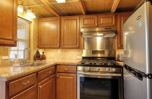 Fort Valley Cottage | Cozy 1-Bedroom Cabin w/Lofts in the Woods
