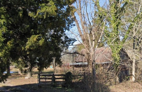 Norman Park Cabin | Cozy 1-bedroom cabin with 2 ponds