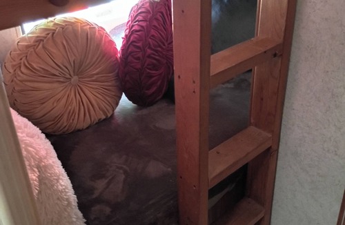 Downtown Jacksonville Cabin | Cozy 1-bedroom camper for 2 adults in Brooklyn Riverside Jacksonville with AC