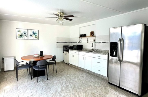 Temple Crest Apartment | Cozy 1-bedroom family-friendly apartment right in front of Bush Gardens