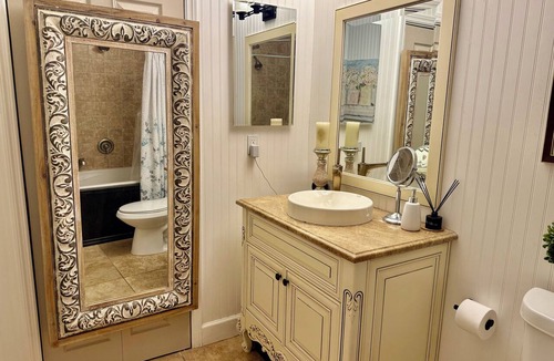 Sarasota Springs House | Cozy 1-bedroom private room in Sarasota.