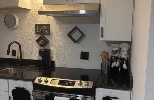 Mount Dora Apartment | Cozy 1-bedroom studio in serene Mount Dora with AC