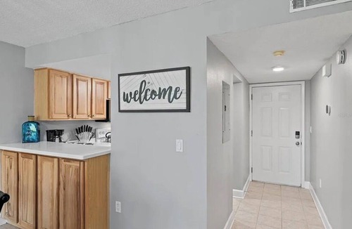 Altamonte Springs Apartment | Cozy 2 bedroom condo in peaceful Altamonte Springs Close to Theme Parks/Airport