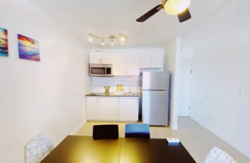 Coconut Grove Apartment | Cozy 2-Bedroom Apt w/Parking in Coconut Grove