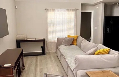 Lake Magdalene Condo | Cozy 2-bedroom condo with AC in excellent Tampa location
