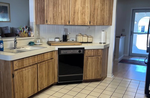 Spring Hill House | Cozy 2-bedroom house with Florida room in convenient Spring Hill Florida