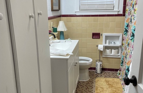 Waycross Apartment | Cozy 2-bedroom studio with WiFi, AC in adorable Waycross