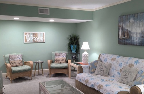 St. Simons Island Condo | Cozy 2-bedroom condo with sunroom on a beautiful golf course St. Simons Island.