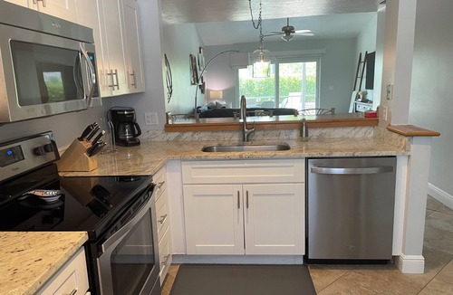 Jupiter Village Villa | Cozy 2-bedroom villa in beautiful Jupiter with large fenced in backyard!