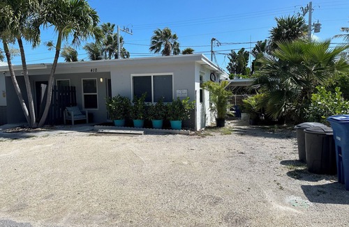 Marathon House | Cozy 2-BR 2-BA bungalow near beaches and 7-Mile Bridge - Pet Friendly!