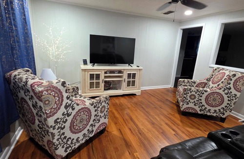 Douglas House | Cozy 2BR Home in Douglas, GA – Comfort & Convenience Await!