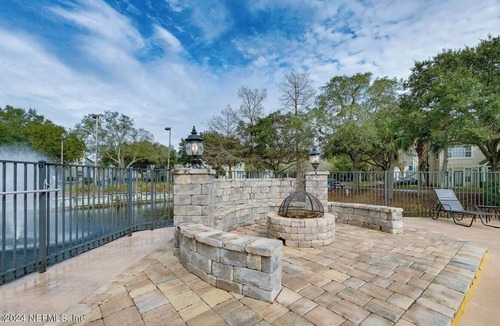 Southside Condo | Cozy 3 bedroom condo near Jax beach and Mayo Clinic