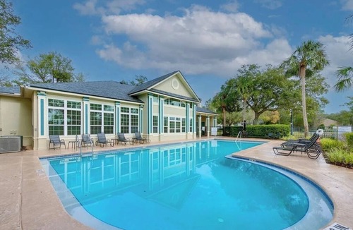 Southside Condo | Cozy 3 bedroom condo near Jax beach and Mayo Clinic