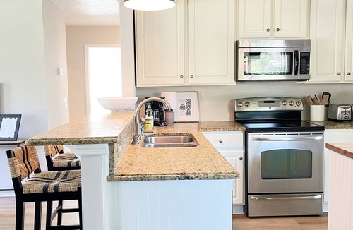 Southside House | Cozy 3-bedroom house with WiFi, AC in awesome Jacksonville
