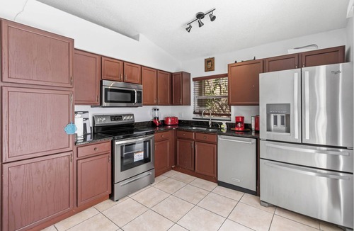 Lakeside Estates House | Cozy 3-bedroom Pool house in Central Kissimmee Close To Parks