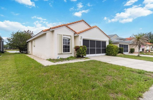 Lakeside Estates House | Cozy 3-bedroom Pool house in Central Kissimmee Close To Parks