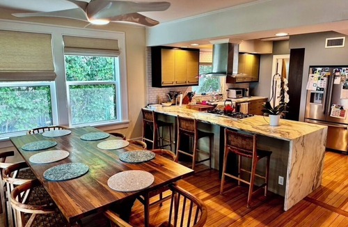 Old Southeast Cottage | Cozy 3BR Double Gallery Bayfront Cottage in Magical Old SE St. Petersburg