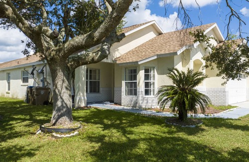Indian Point House | Cozy 4-bedroom house /Near Disney with BBQ Grill & Pool