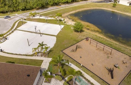 Trafalgar Village House | Cozy 4Bd Home | Private Pool | Trafalgar Resort