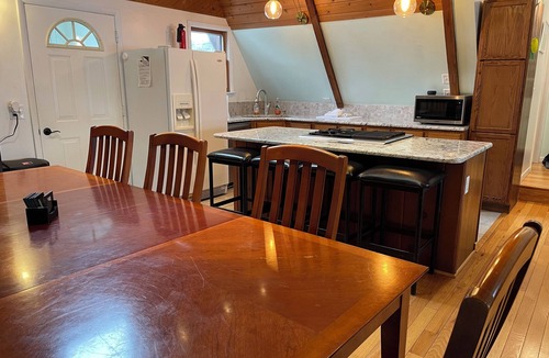 Cadillac House | Cozy A-frame with Sandy Beachfront - Stoneledge Lakehouse