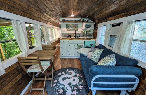 Tampa House | Cozy AF Medusa the Bus-Lux