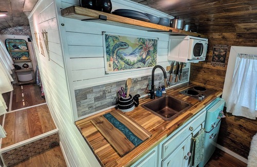 Tampa House | Cozy AF Medusa the Bus-Lux