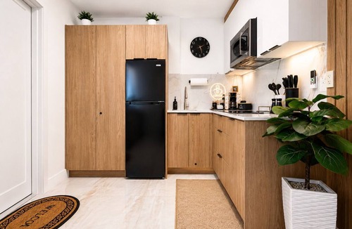 Pembroke Pines Apartment | Cozy Apartment , Air Conditioning , King Bed , Free Parking