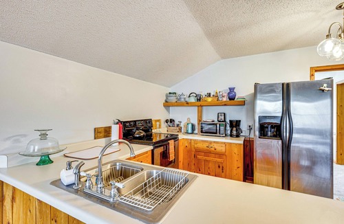 Colquitt County Apartment | Cozy Barn Apt w/5-Acre Pond in South Georgia!