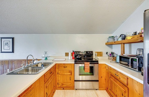 Colquitt County Apartment | Cozy Barn Apt w/5-Acre Pond in South Georgia!