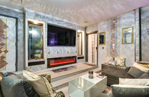 Seffner Community Alliance Apartment | Cozy Brandon Vacation Rental w/Shared Pool!