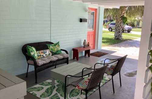 Oakdale Park House | Cozy bungalow with a fenced in yard, 5 minute walk to the beach
