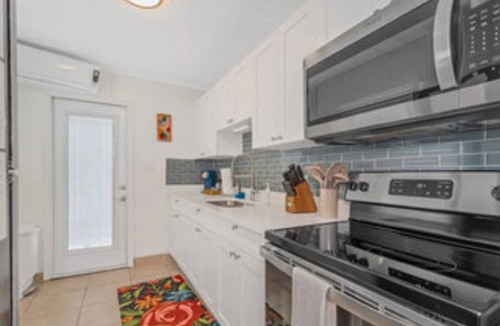 Largo Cottage | Cozy Clearwater Getaway – 10 Mins to Beach