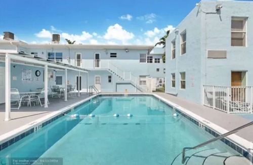 Hollywood South Central Beach Condo | Cozy condo with AC and WiFi in charming Hollywood Beach.